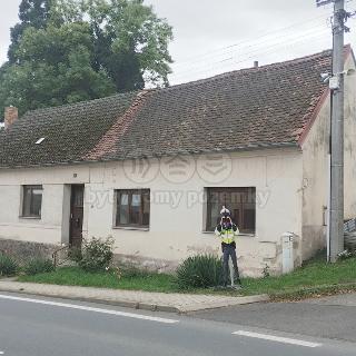 Prodej rodinného domu 100 m² Skočice