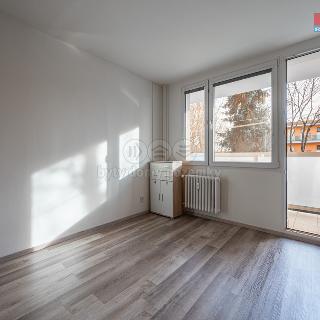 Prodej bytu 3+1 74 m² Jesenice, V Lázních