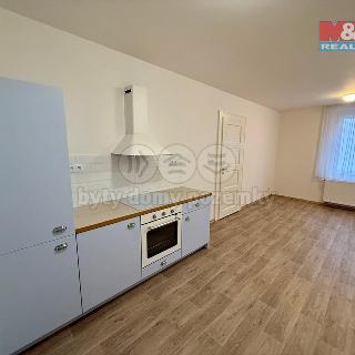 Pronájem bytu 2+kk 56 m² Pardubice, Staňkova