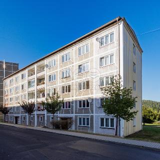 Prodej bytu 3+1 54 m² Rotava, Sídliště