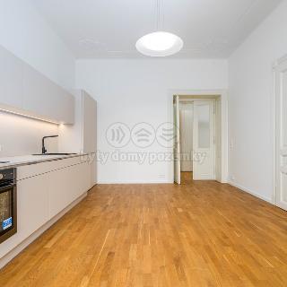 Prodej bytu 4+1 141 m² Praha