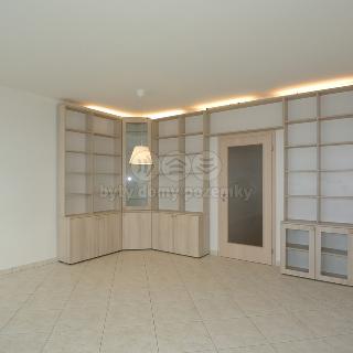 Pronájem bytu 3+1 78 m² Praha, Bukolská