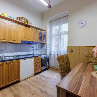 Prodej bytu 3+1 69 m² Karlovy Vary, Stará Louka