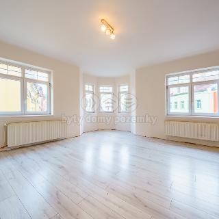 Pronájem bytu 2+1 61 m² Luby, Chebská