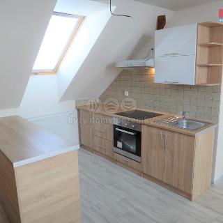 Pronájem bytu 2+kk 47 m² Velká Dobrá, Kladenská