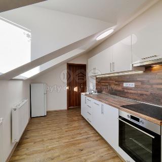 Pronájem bytu 1+1 34 m² Františkovy Lázně, Národní