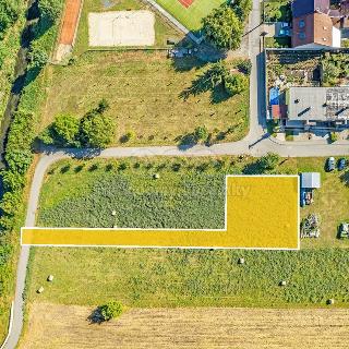 Prodej stavební parcely Šaratice