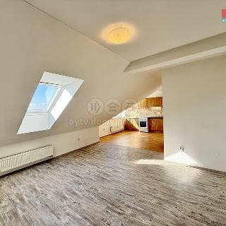 Pronájem bytu 1+kk a garsoniéry 30 m² Nové Město nad Metují, Nádražní