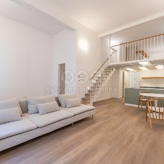 Prodej bytu 1+kk a garsoniéry 65 m² Praha, Na Valentince