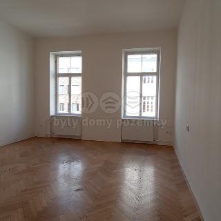 Pronájem bytu 2+1 70 m² Brno, Grohova