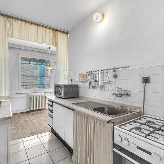 Prodej bytu 3+1 83 m² Hostinné, Sídliště