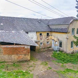 Prodej rodinného domu 252 m² Bezvěrov