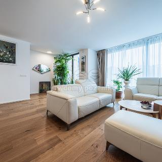 Prodej rodinného domu 285 m² Praha, V Hrobech