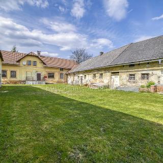 Prodej rodinného domu 270 m² Pláně