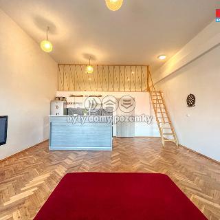 Pronájem bytu 1+kk a garsoniéry 72 m² Dobřichov