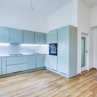 Pronájem bytu 3+kk 64 m² Karlovy Vary, Dr. Engla