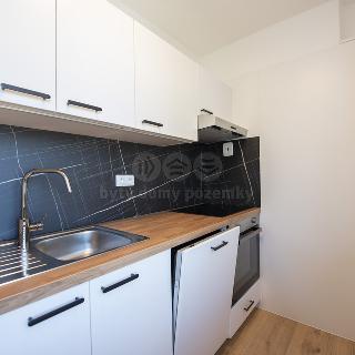 Pronájem bytu 3+1 69 m² Hořice, Pod Lipou