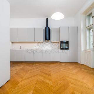 Prodej bytu 4+1 148 m² Praha, Trojická