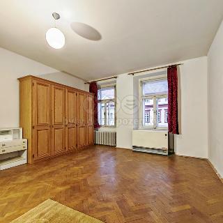 Pronájem bytu 2+1 91 m² Domažlice, náměstí Míru