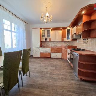 Pronájem bytu 2+1 70 m² Karlovy Vary, Rumunská