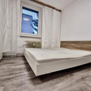 Pronájem bytu 3+1 70 m² Přelouč, K. Čapka