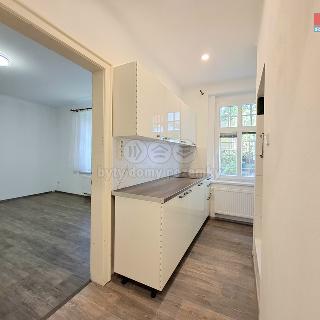 Pronájem bytu 1+1 35 m² Karlovy Vary, Rumunská