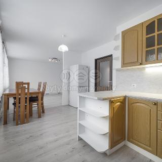 Pronájem bytu 3+1 90 m² Svratka, Komenského