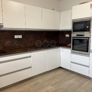 Pronájem bytu 3+kk 105 m² Pardubice, Bubeníkova