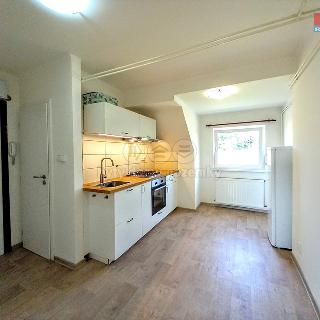 Pronájem bytu 2+1 61 m² Teplá, Školní