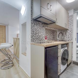 Prodej bytu 2+kk 39 m² Plzeň, V Šipce