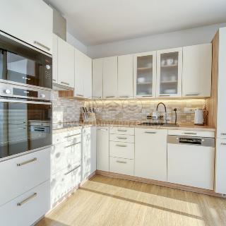 Prodej bytu 3+kk 77 m² Plzeň, Pod Kostelem