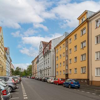 Prodej bytu 2+1 61 m² Cheb, Na Hradčanech