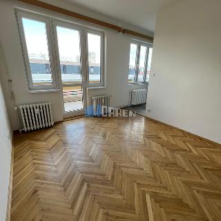 Pronájem bytu 3+1 74 m² Praha, Na Pankráci