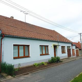 Prodej rodinného domu 280 m² Březí, Kostelní