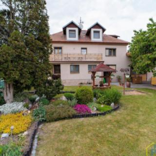 Prodej rodinného domu 365 m² Klešice Nákle