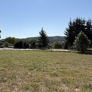 Prodej stavební parcely 951 m&sup2; Hrádek