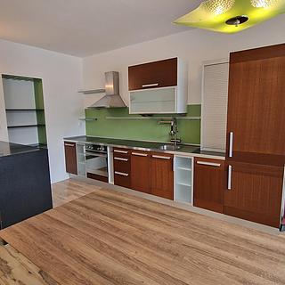 Pronájem bytu 2+kk 66 m&sup2; Cheb