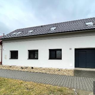 Pronájem bytu 3+kk 90 m² Ostrožská Nová Ves, Dědina