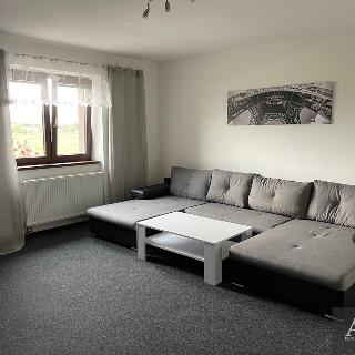 Pronájem bytu 2+1 90 m² Uherský Brod, Těšovská