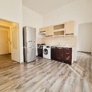 Pronájem bytu 2+kk 42 m² Praha, Hartigova