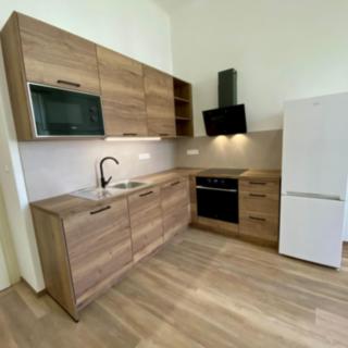 Pronájem bytu 2+1 80 m² Praha Vinohrady, Korunní