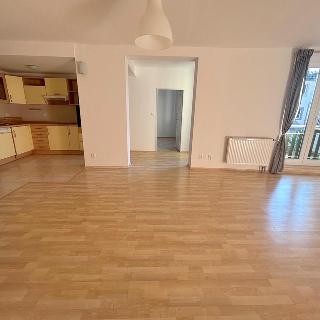 Pronájem bytu 2+kk 78 m² Praha, Toužimská