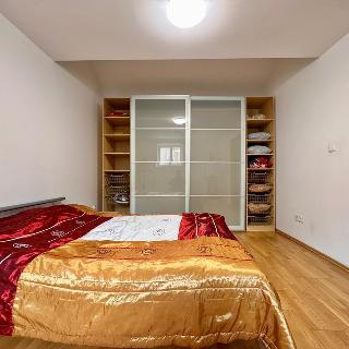 Pronájem bytu 3+kk 90 m² Praha, Milady Horákové