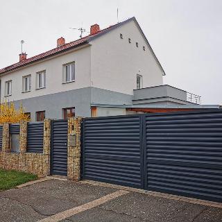 Pronájem bytu 3+1 88 m² Hradec Králové, Kubištova