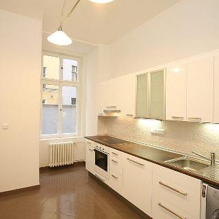 Pronájem bytu 3+1 84 m² Praha, Kroftova