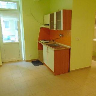 Pronájem bytu 1+kk a garsoniéry 28 m² Praha, Věšínova