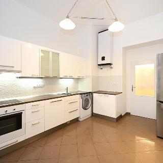 Pronájem bytu 3+1 84 m² Praha