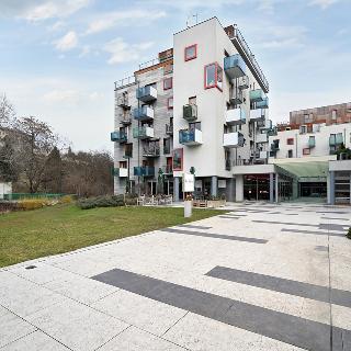 Pronájem bytu 1+kk a garsoniéry 42 m² Praha, Vršovická