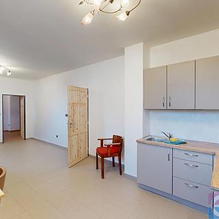 Pronájem bytu 4+kk 101 m&sup2; Jenišovice
