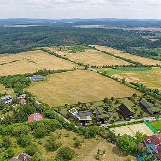 Prodej stavební parcely 1142 m&sup2; Černolice